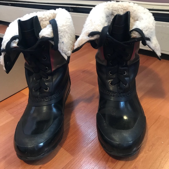 Burberry Rain Boots - Picture 5 of 8